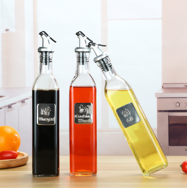 Kitchen use oil containers glass oil and vinegar dispenser bottle 500ml with pourer drizzle lid