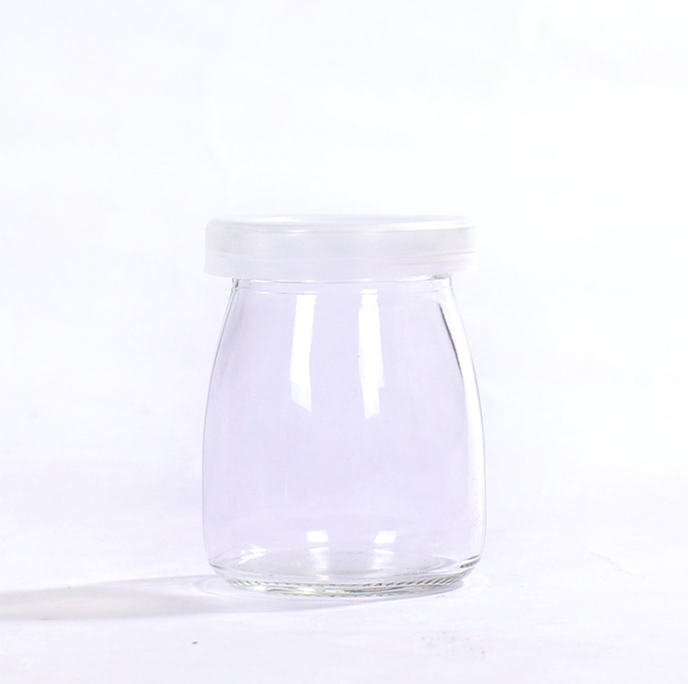 2020 hotsale 100ml small pudding yogurt glass jar with screw black metal lid/plastic lid