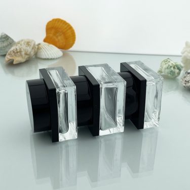 New Style Right Angle square Shoulder 50ml 50g Glass Cream Bottle Cosmetic Skin Care Glass Jar with Plastic Lid