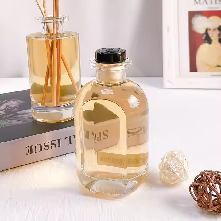 Empty 150ml CLear Round Refillable Glass Aromatherapy Diffuser Bottles with Black Lid Decoration