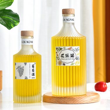 250ml 500ml Thickened Glass Transparent Frosted Vertical Stripe Embossed Sealed Liquor Fruit Wine Vodka Whiskey Rum Glass Bottle