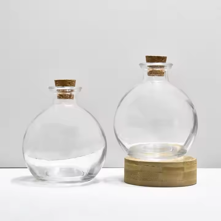 Hot Selling 250ml Round Glass Bottles Clear Potion Bottles Decorative Glass JuiceBottles with Cork Stoppers