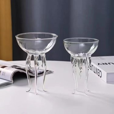 Hand-blown High Quality Creative Design Transparent Jellyfish Shape Glass Goblet Wine Cocktail Glass Cup for Wedding Party Bar