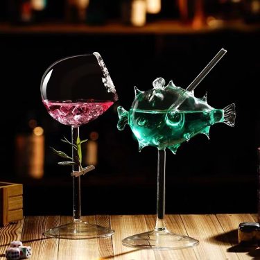 Hand-blown High Quality Creative Design Transparent Beveled Open Glass Goblet Wine Cocktail Glass Cup for Wedding Party Bar