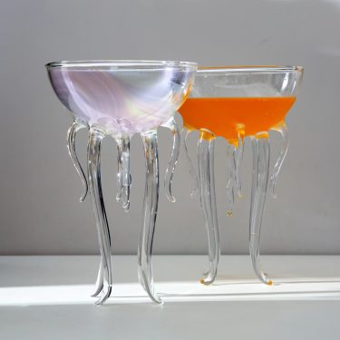 Hand-blown High Quality Creative Design Transparent Jellyfish Shape Glass Goblet Wine Cocktail Glass Cup for Wedding Party Bar