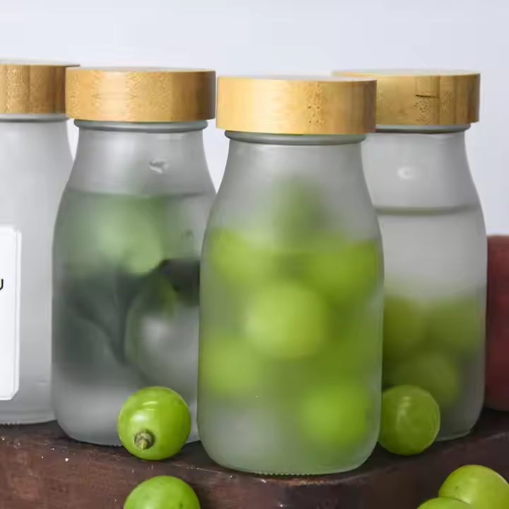 Custom 7oz Empty Round Matte Beverage Milk Fruit Juice Kombucha Drinking Glass Bottles Wooden Cap 200ml