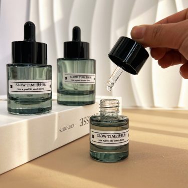 Light-proof Skin Care Essence Dark Green Glass Dropper Cosmetic Bottle 30ml 50ml 100ml Thick Bottom Essential Oil Glass Bottle