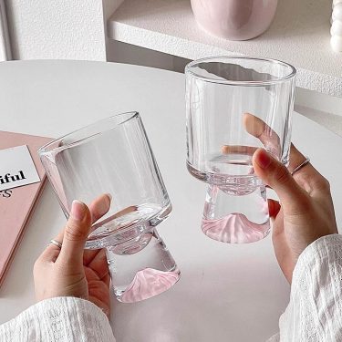 High Quality Creative Snow Mountain Bottom Transparent Round Soda Water Coffee Milk Cold Brew Tea Glass Water Cup 230ml 300ml