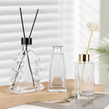 New Modern Design Round Flat Christmas Tree Flat square Hexagonal Fireless Dried Flower Glass Aromatherapy Diffuser Bottle