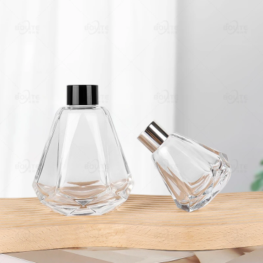 70ml 250ml Transparent Creative Bottom Tapered Glass Aromatherapy Bottle Suitable for Reed Aromatherapy with Lid
