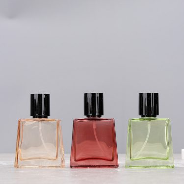 Wholesale 30ml Colorful Empty Glass Perfume Bottle Flat Square Refillable Pump Sprayer Wholesale 30ml Colorful Empty Glass Perfume Bottle Flat Square Refillable Pump Sprayer