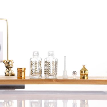 3ml 6ml 9ml 12ml Luxury Electroplated Gold Octagonal Shape Perfume Roller Glass Bottle Mini Spray Empty Cosmetic Glass Bottle 3ml 6ml 9ml 12ml Luxury Electroplated Gold Octagonal Shape Perfume Roller Glass Bottle Mini Spray Empty Cosmetic Glass Bottle