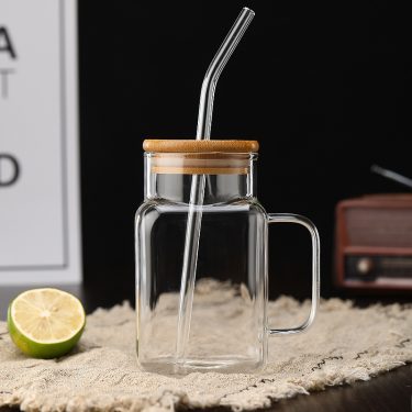 550ml 620ml Transparent Amber Square Small Mouth Borosilicate Glass Beverage Cup with Bamboo Lid and Glass Straw