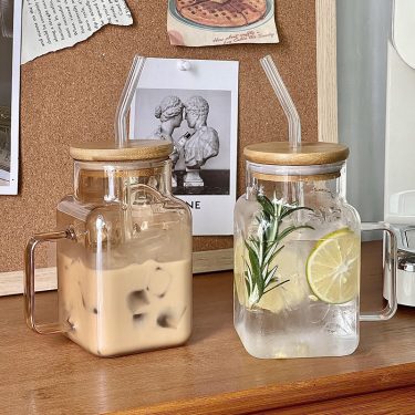 550ml 620ml Transparent Amber Square Small Mouth Borosilicate Glass Beverage Cup with Bamboo Lid and Glass Straw