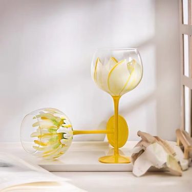 Factory Supplied 440ml High Quality Hand Painted Glass Goblet Wine Cocktail Drinking Glass Cup for Party Wedding
