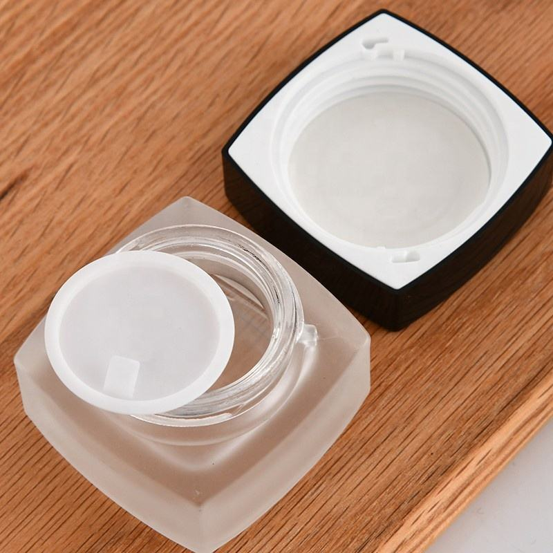 Luxury 20 30 40 50 60 80 100 120 150 ml Cosmetic Skincare Set Packaging Frosted Glass Spray Pump Face Serum Body Lotion Bottle