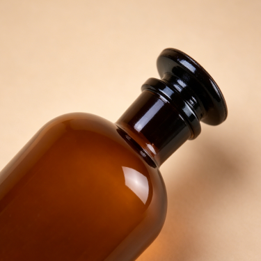 Amber Glass Reagent Bottle with Ground Glass Stopper Laboratory Chemical Storage Bottle for Pharmaceutical Scientific and Industrial Use