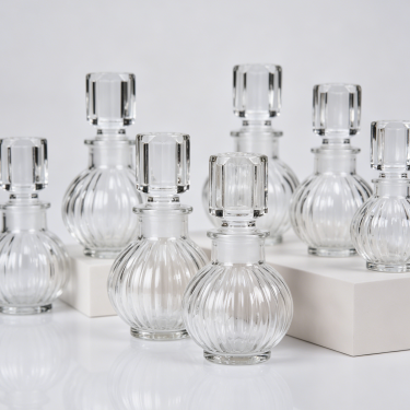 Elegant Clear Glass Mini Wine Bottle Decorative Spirit Bottle Small Liquor Packaging Bottle for Gifts Samples Display