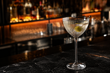 Why Are Vertical Fluted Stemmed Glasses Widely Used In Bars?