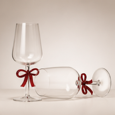 Handcrafted Blown Glass Wine Goblet Elegant Ribbon Stem Drinking Cup for Red Wine White Wine Champagne Cocktail Beverage