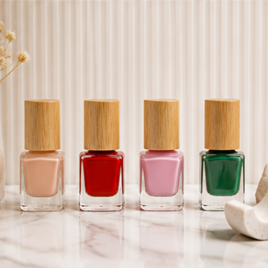 Luxury Clear Glass Nail Polish Bottle Refillable Empty Nail Lacquer Bottle with Wooden Cap Cosmetic Packaging Wholesale