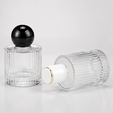 Luxury Vertical Ribbed Glass Perfume Bottle Refillable Empty Fragrance Bottle with Decorative Cap Cosmetic Packaging 30ml 40ml 50ml 100ml