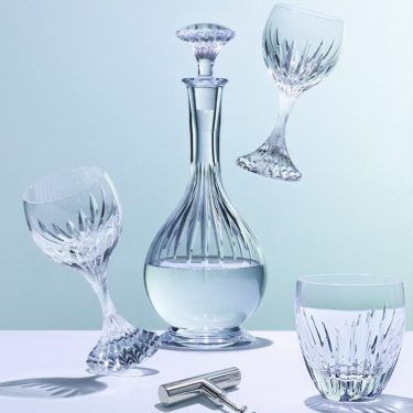 How Does Glass Transparency Influence Shoppers Buying Decisions?