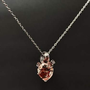 What Makes Crystal Glass Chandelier Pendants Sparkle Under Light？