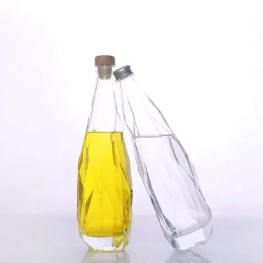 500ml Irregular Diamond Cut Clear Glass Beverage Fruit Wine Bottle