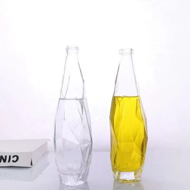 500ml Irregular Diamond Cut Clear Glass Beverage Fruit Wine Bottle