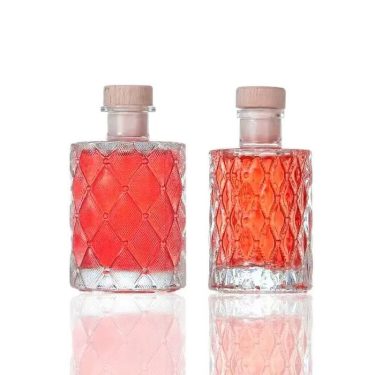 Small Capacity Embossed Diamond Pattern Clear Glass Liquor Bottle Empty Sealed Glass Bottle For Fruit Wine Whiskey Spirits Packaging