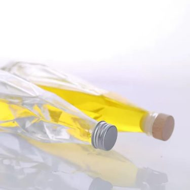 500ml Irregular Diamond Cut Clear Glass Beverage Fruit Wine Bottle