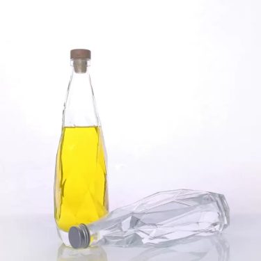 500ml Irregular Diamond Cut Clear Glass Beverage Fruit Wine Bottle
