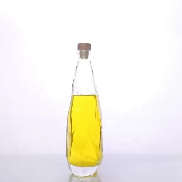 500ml Irregular Diamond Cut Clear Glass Beverage Fruit Wine Bottle