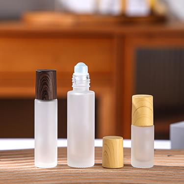 5ml 10ml 15ml Frosted Cylindrical Glass Roller Bottles With Natural Wooden Caps
