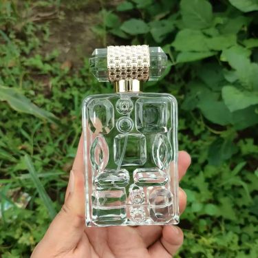 New Arrival 100ml Flat Square Snap Neck Thick Bottom Carved Crystal Glass Perfume Bottle In Stock