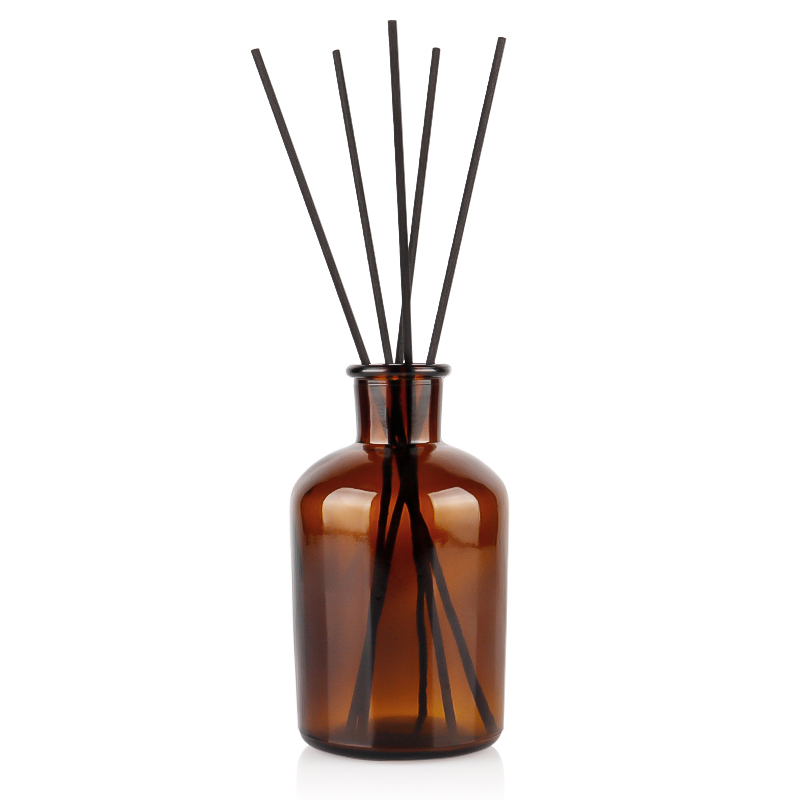 How to Choose the Right Glass Reed Diffuser Bottles for Your Brand?